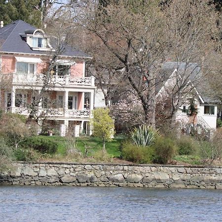 Lipton Place By Elegant Waterfront Esquimalt Exterior photo