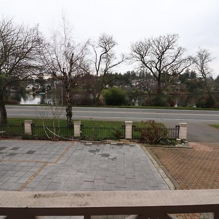 Lipton Place By Elegant Waterfront Esquimalt Exterior photo