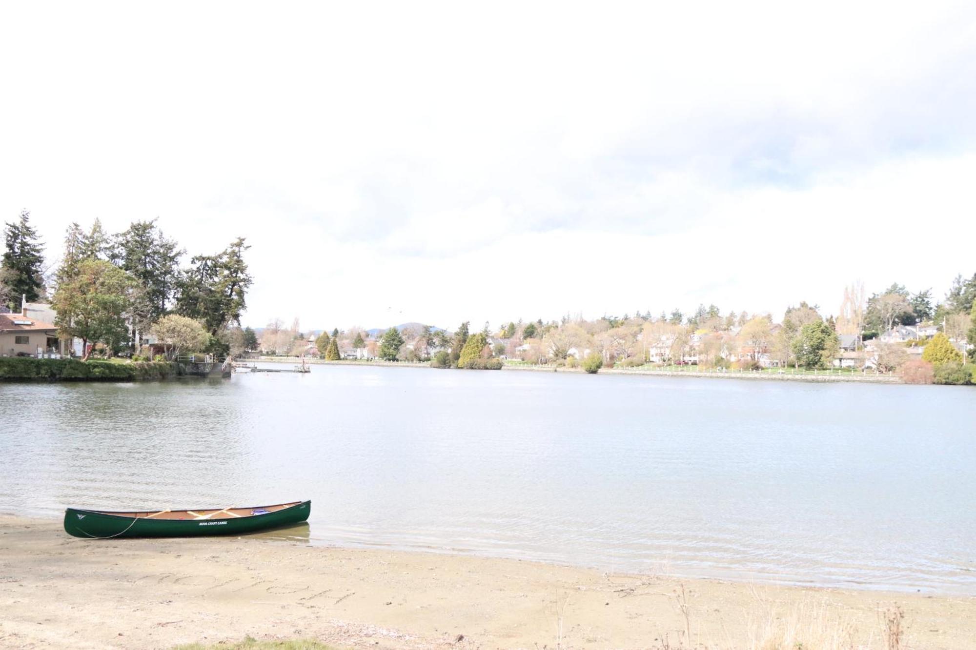 Lipton Place By Elegant Waterfront Esquimalt Exterior photo
