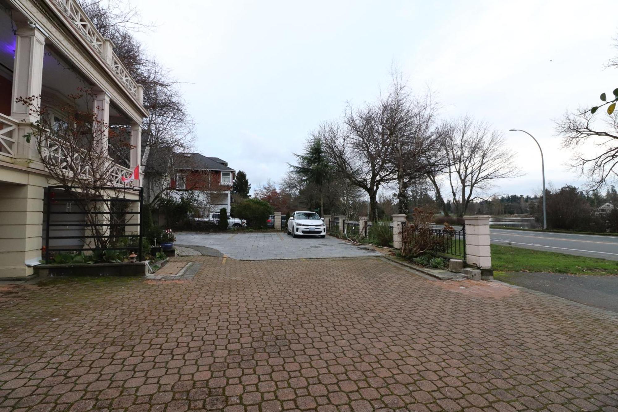 Lipton Place By Elegant Waterfront Esquimalt Exterior photo