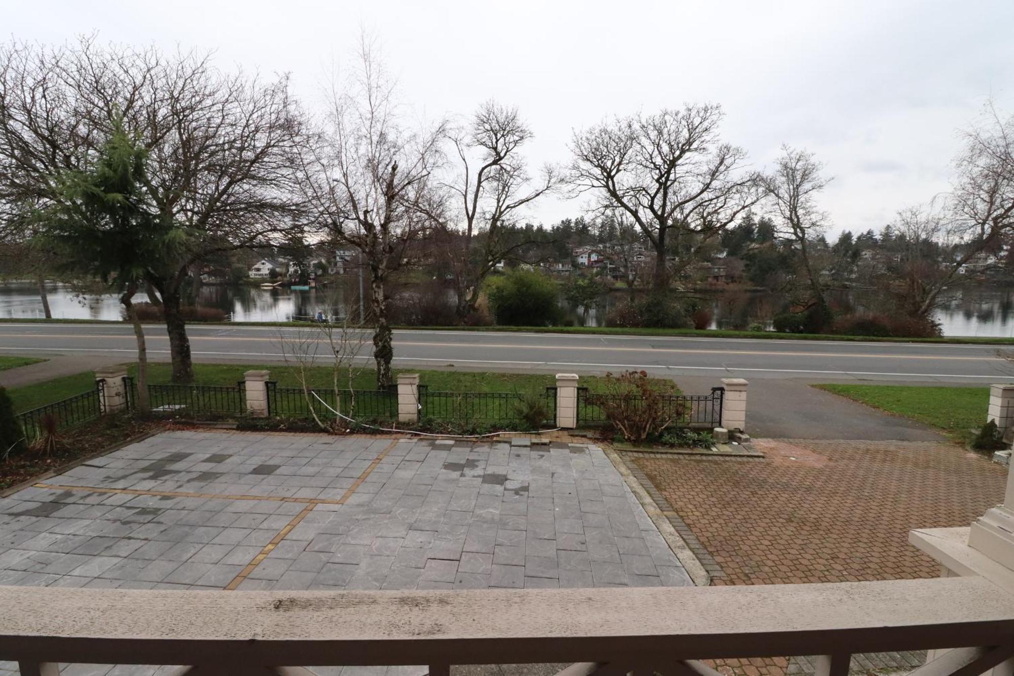 Lipton Place By Elegant Waterfront Esquimalt Exterior photo